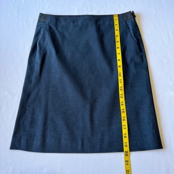 Theory Thais pencil skirt with subtle navy stripes - Picture 9 of 11
